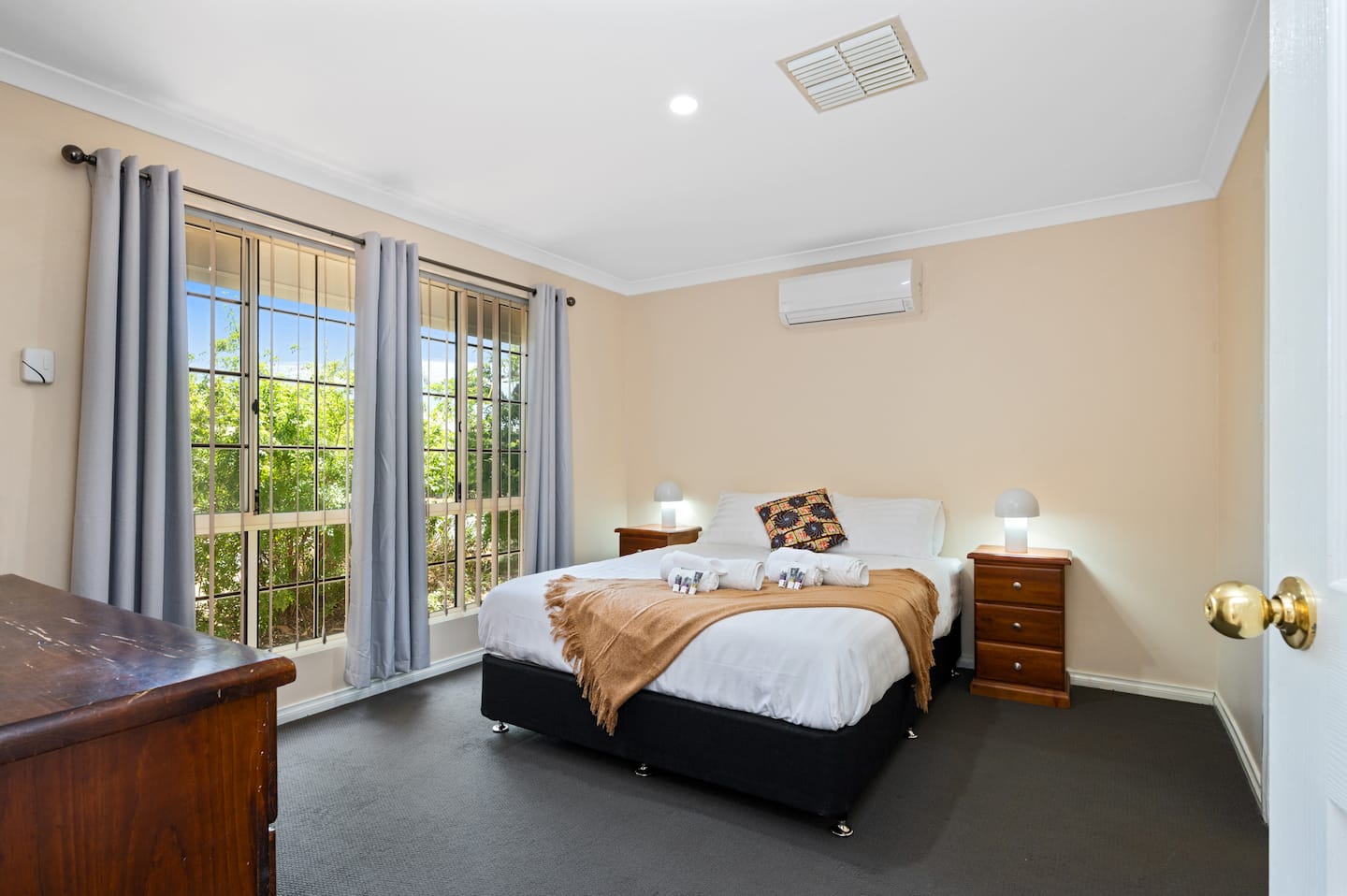 Bea-Vic Home - Your Perfect Short-Let Stay